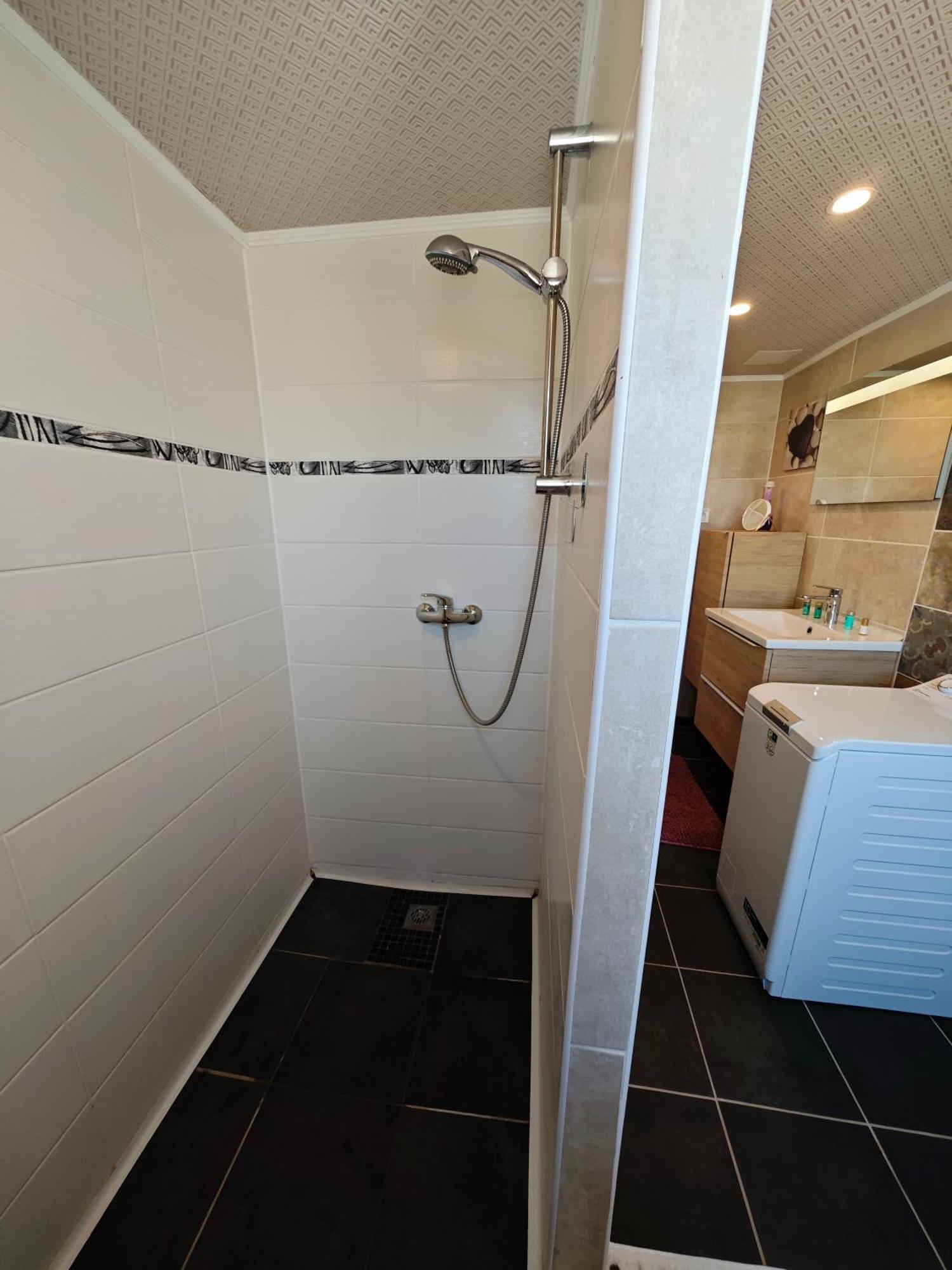 Appartement Top Entre Mer Et Montagne Thezan-les-Beziers Ngoại thất bức ảnh